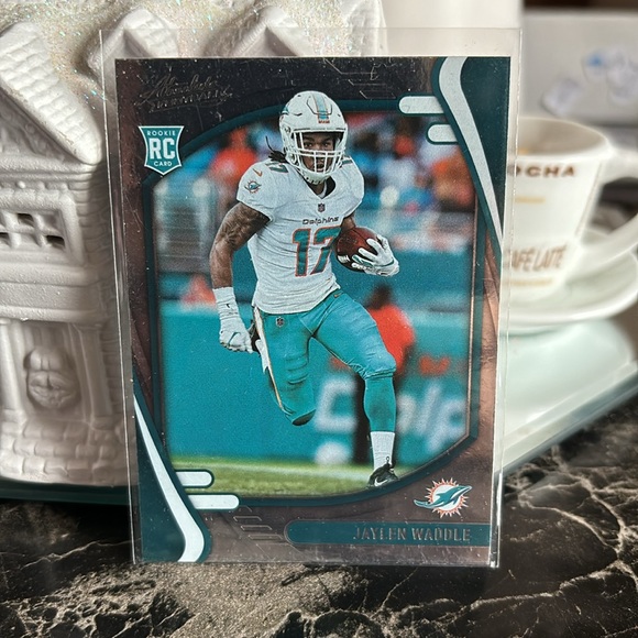 3 Jaylen Waddle Sport Cards - Picture 3 of 3